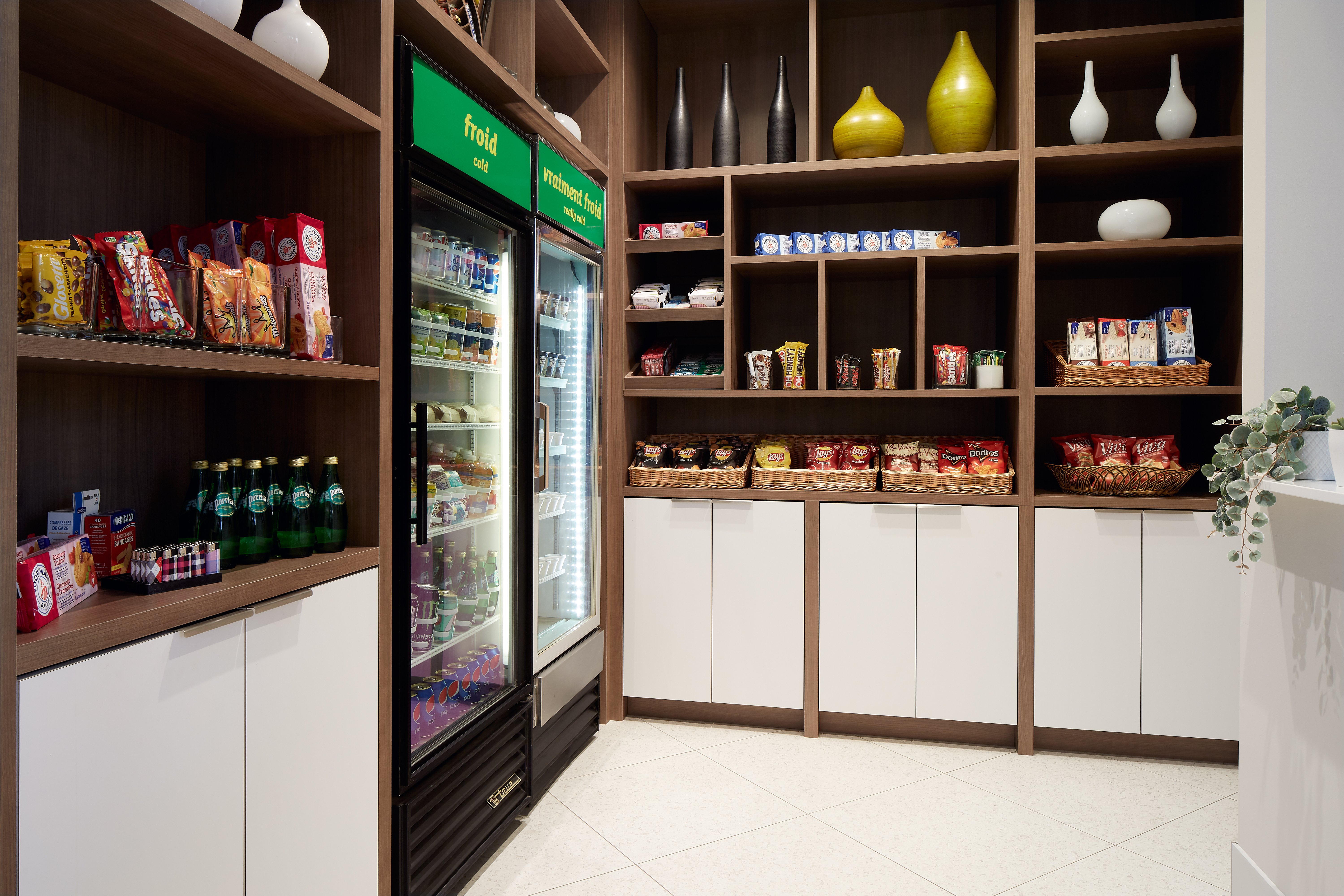 Holiday Inn and Suites Montreal Airport 44/67