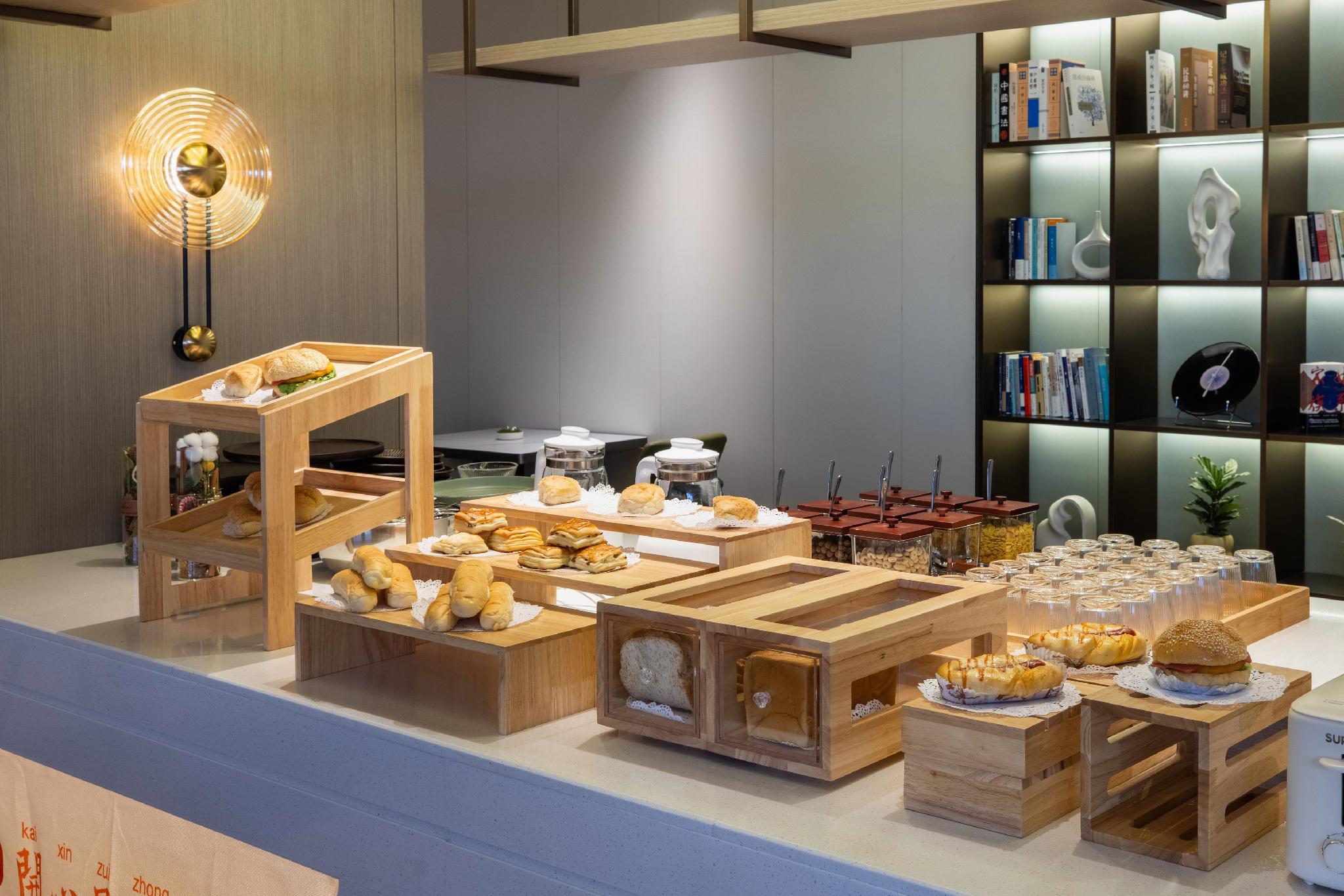 Vienna International Hotel Huangpu Develpoment Zone Branch 63/71