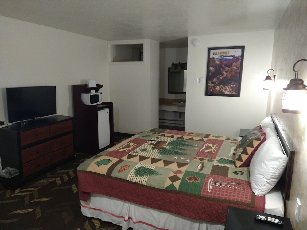 High Desert Inn 8/52