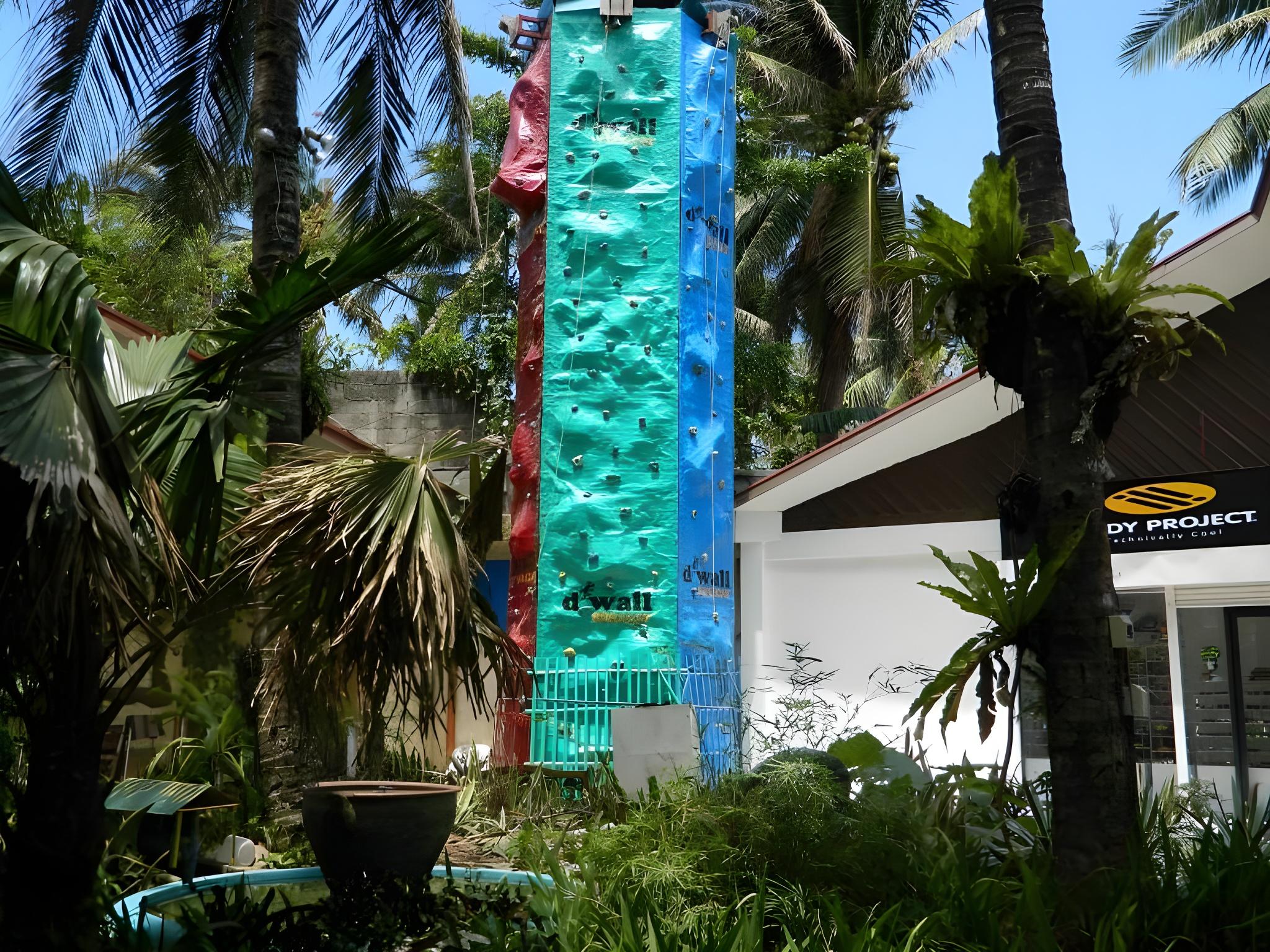 Budget Room Boracay Island Hostel 7/25