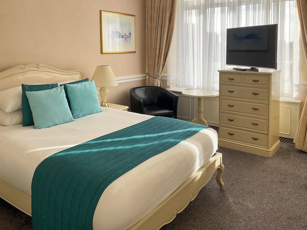 ROOM, DOUBLE BED
