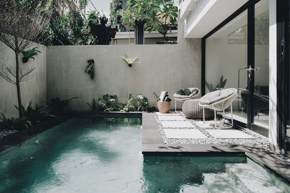 Lloyd's Inn Bali 21/64