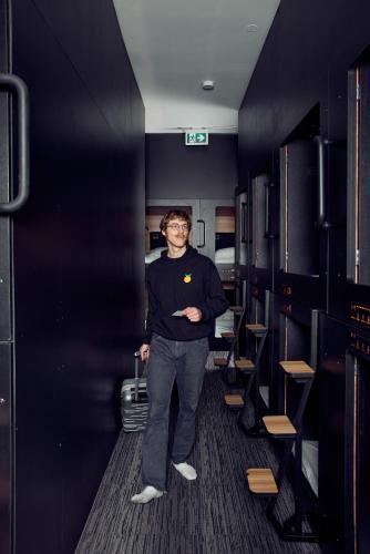 Capsule Hotel Montreal 18/28