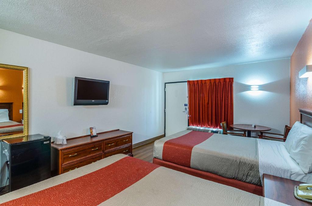 Motel6 Troy, AL 11/35