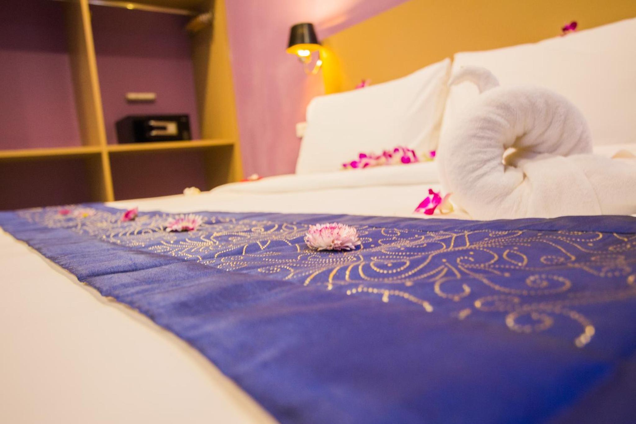 Deluxe, Double Bed, Bathtub