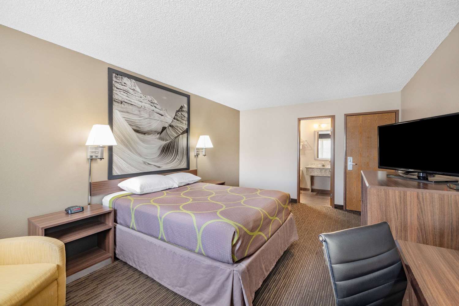 Super 8 by Wyndham Richfield UT 10/26