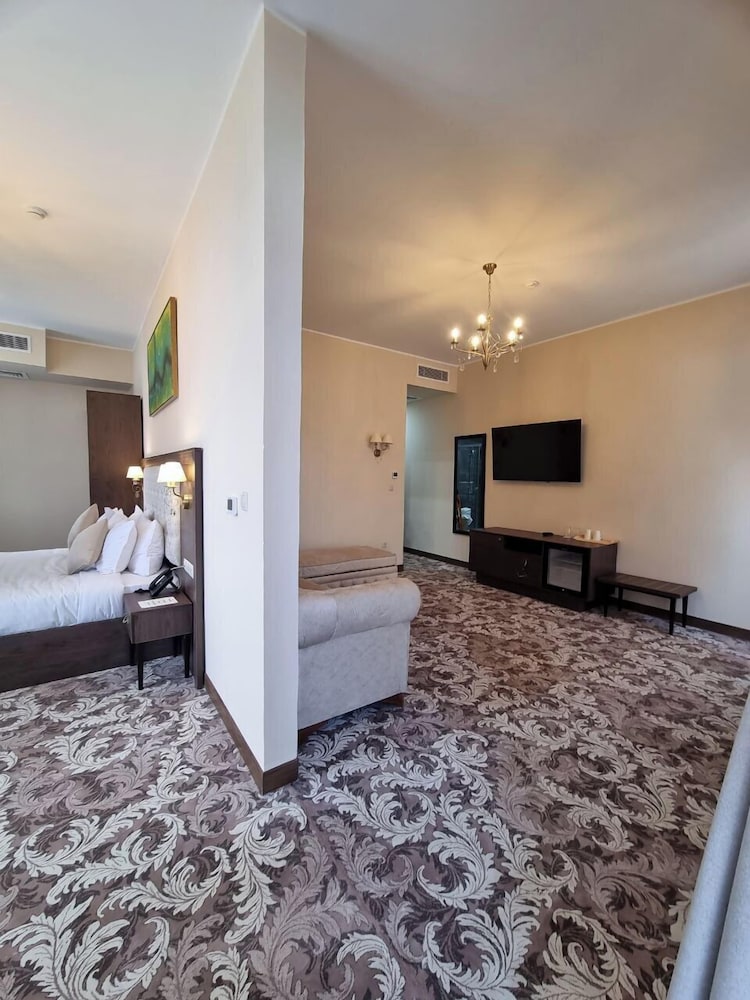 Grand Hotel Oran 6/26