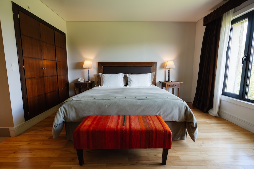 Suite, King Bed, Golf Course View