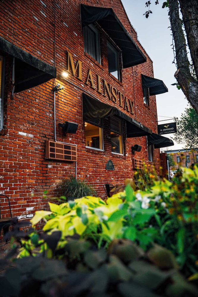 MainStay Inn 3/46