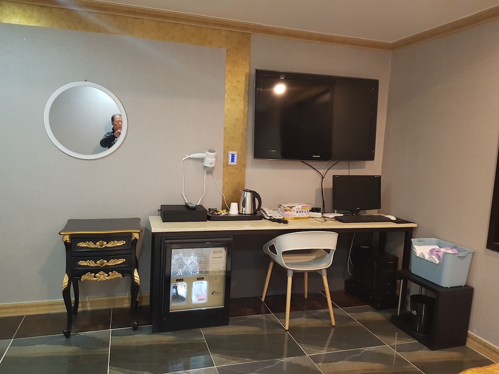 Business Hotel 22/27