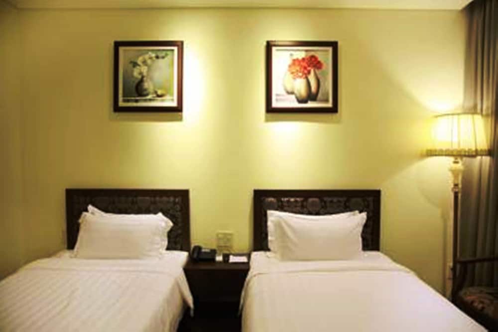 Danaciti Hotel 18/68
