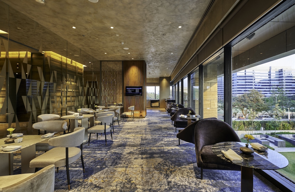 The Den Bengaluru, LXR Hotels & Resorts 32/50