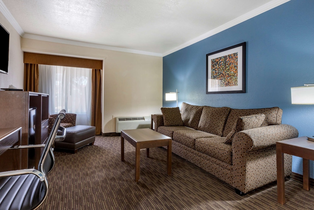 Best Western Airport Albuquerque Inn Suites Hotel & Suites 25/40