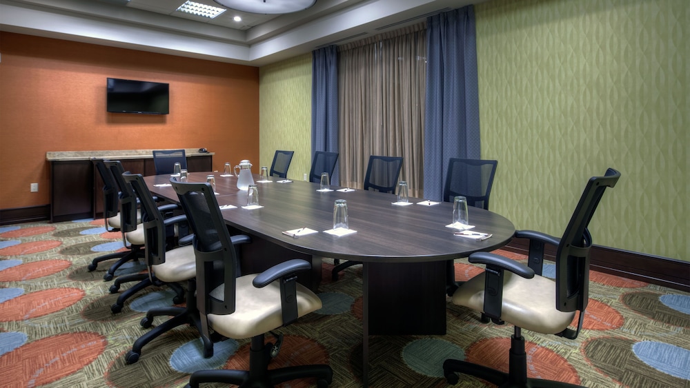 STAYBRIDGE SUITES HAMILTON - DOWNTOWN 62/80