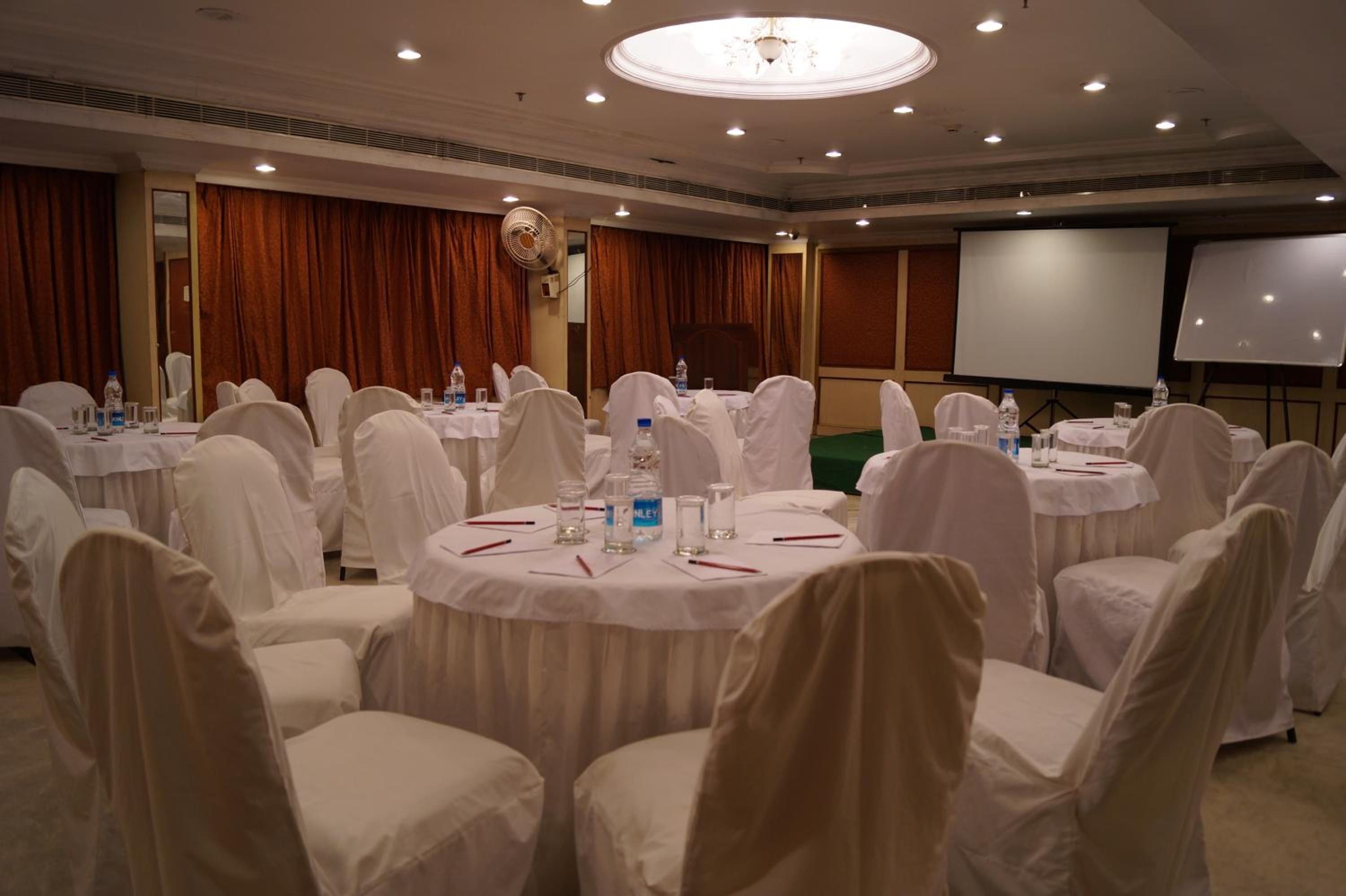 ROYAL FORT HOTEL 24/32