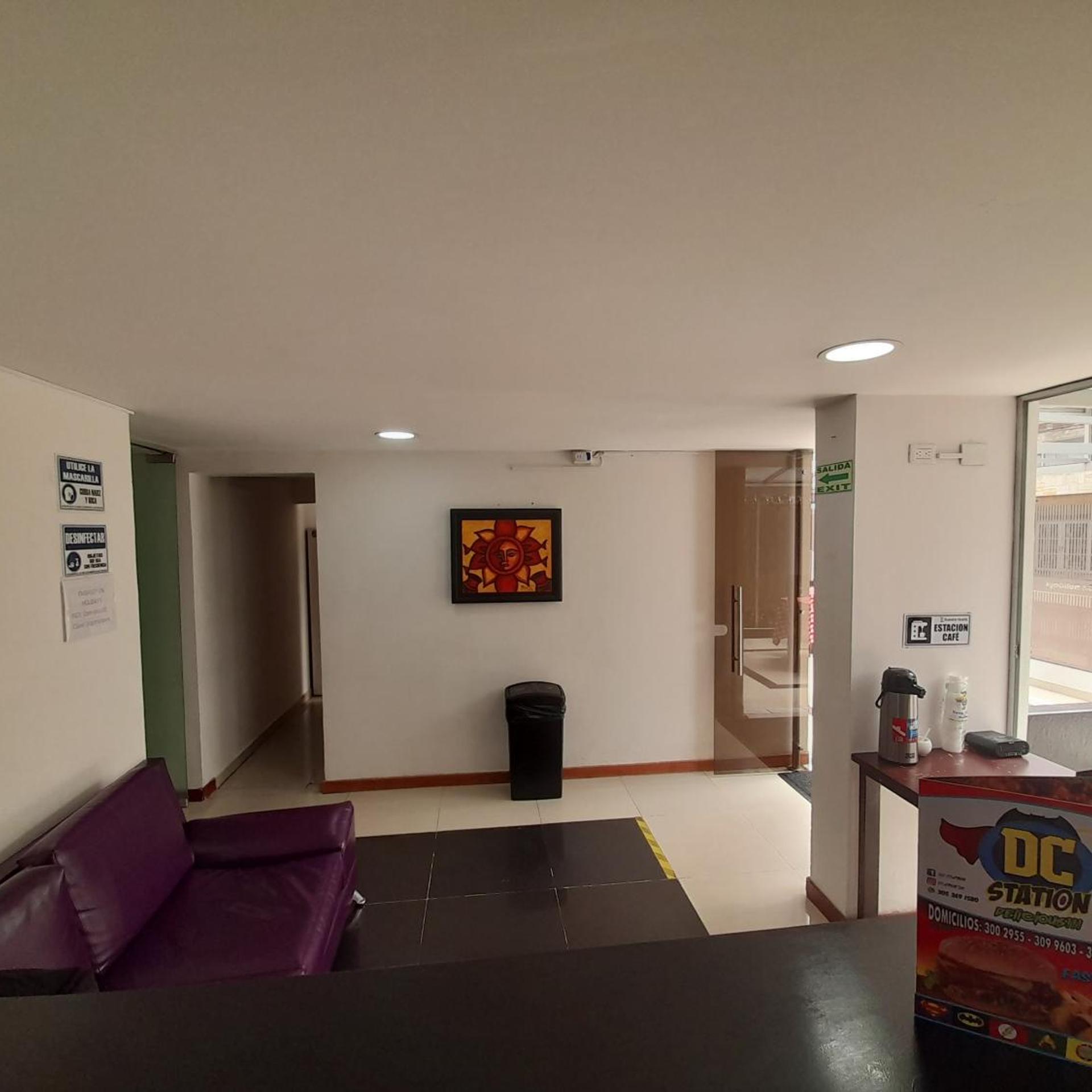 Hotel Embassy On Holidays 6/10