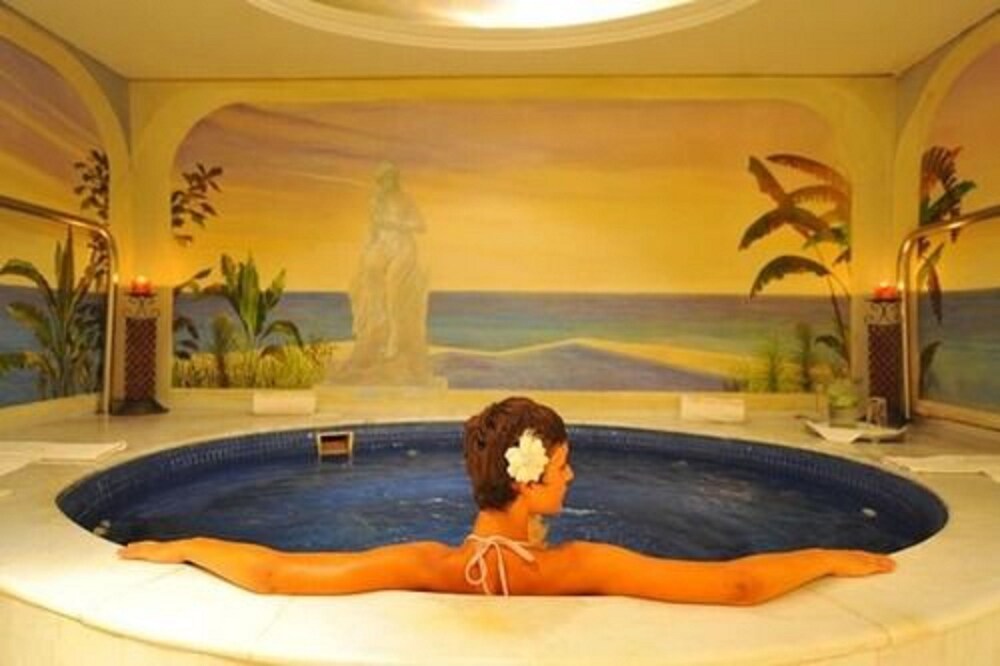 Marina Fiesta Resort and Spa 18/62