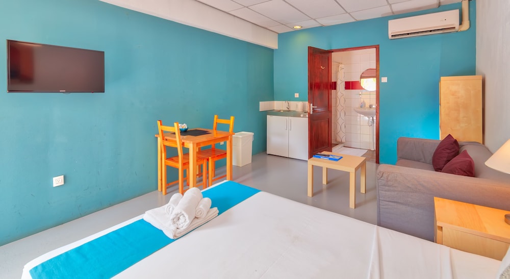 The Ritz Village Curacao 70/78