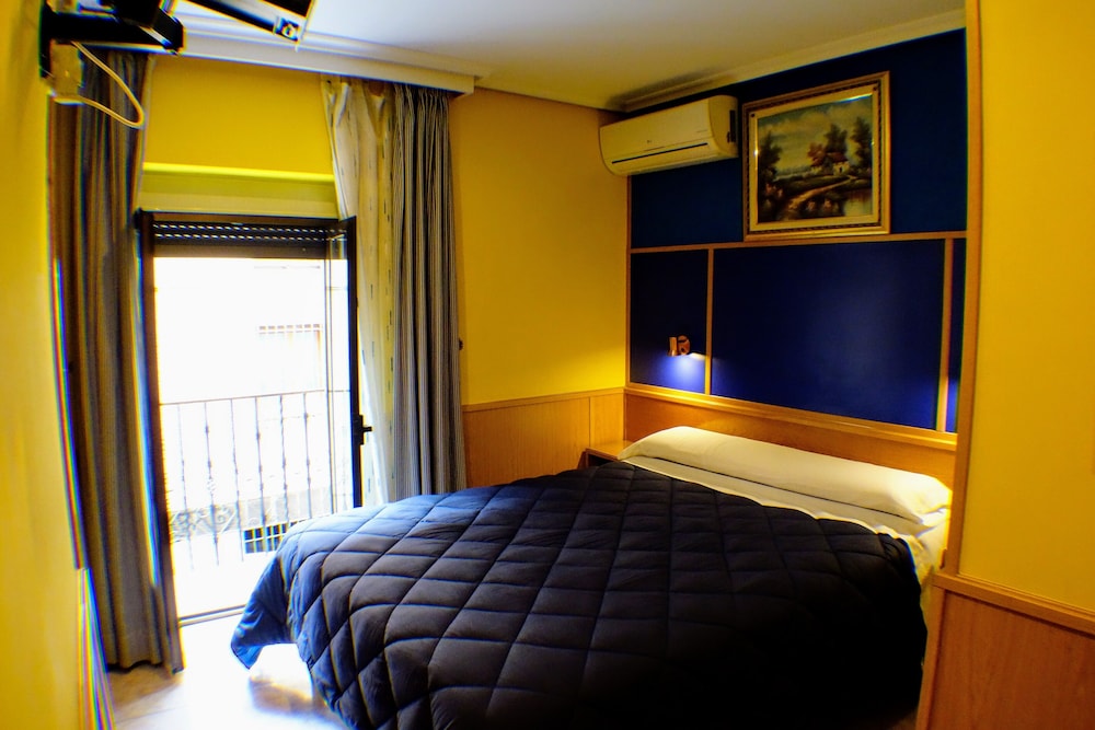 Tripolis Toledo Hostal 10/44