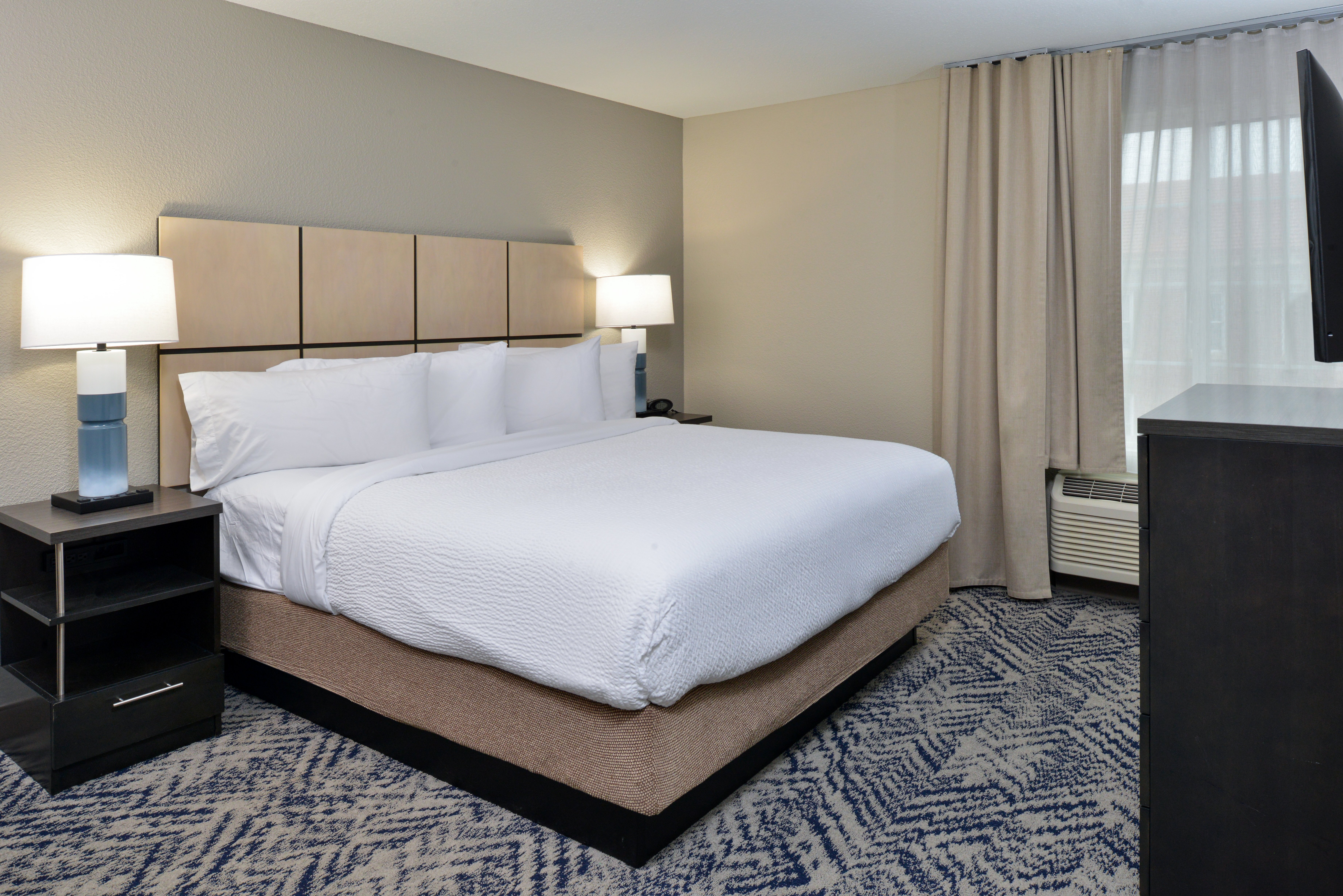Room, Queen Bed, Accessible, Candlewood Suites St. Joseph 3/3