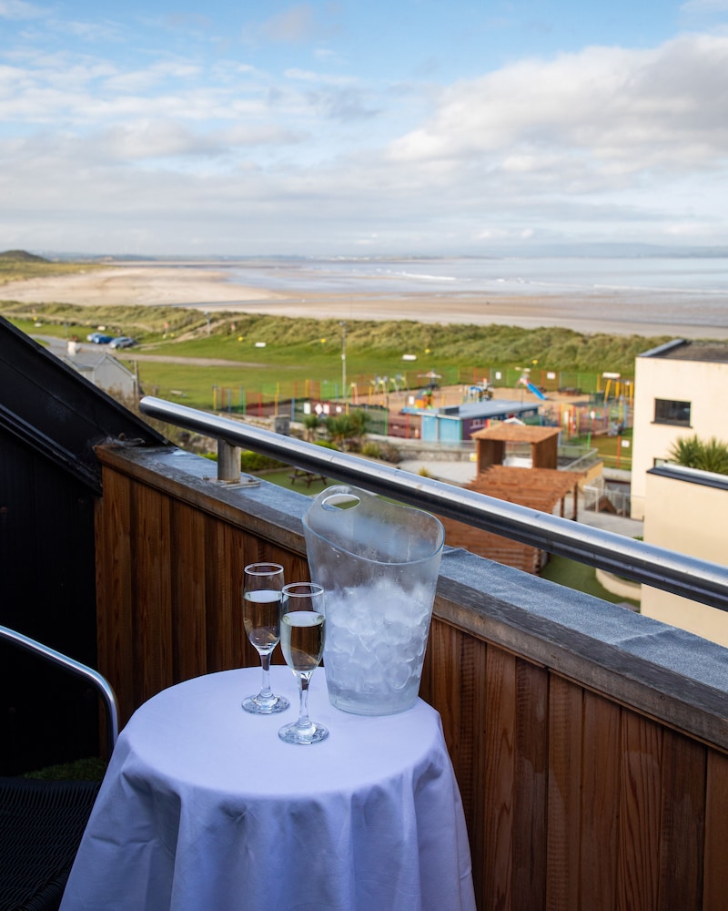 Ocean Sands Hotel 30/40