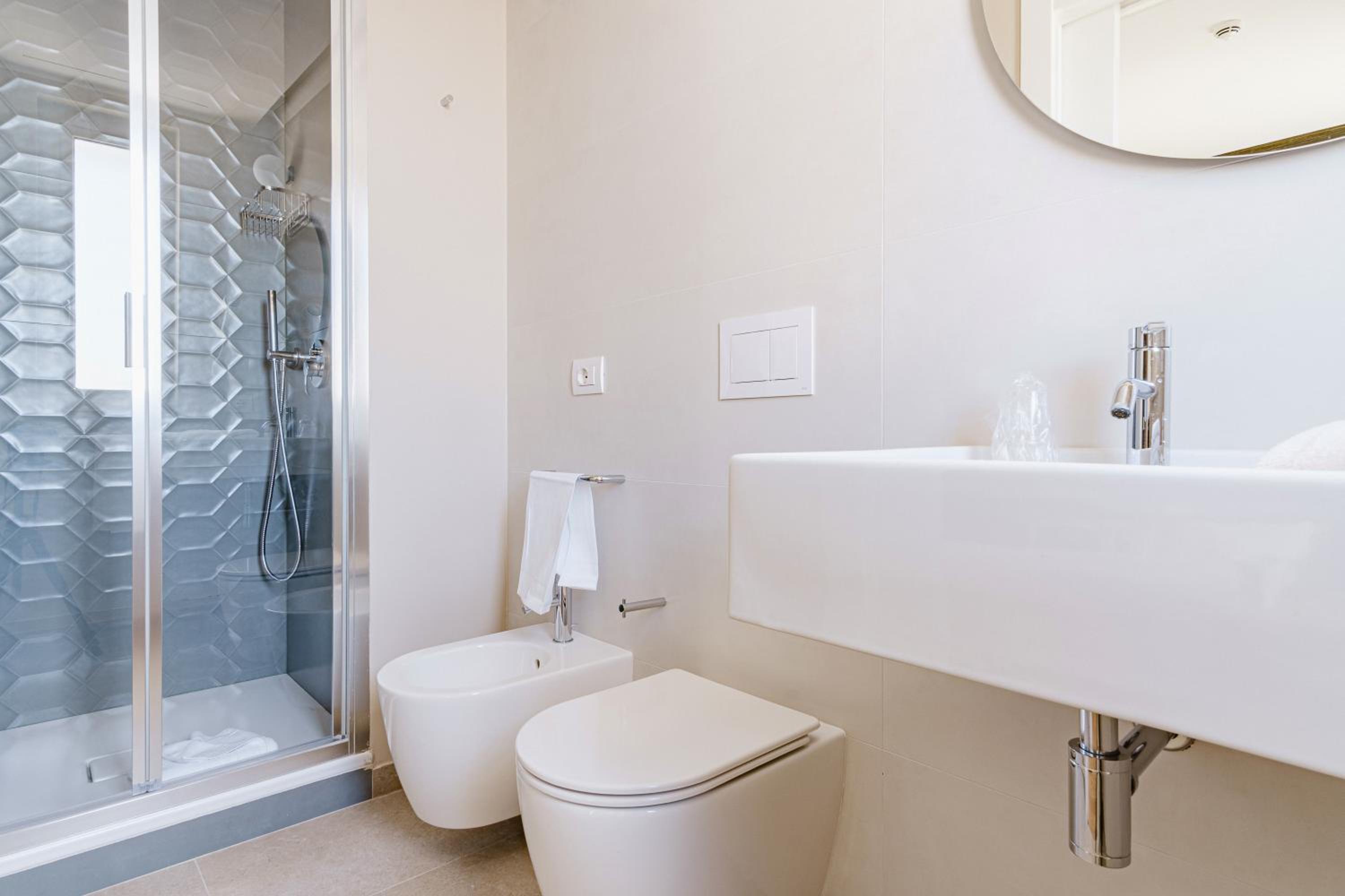جناح جونيور، Boston Hotel Bari 8/10