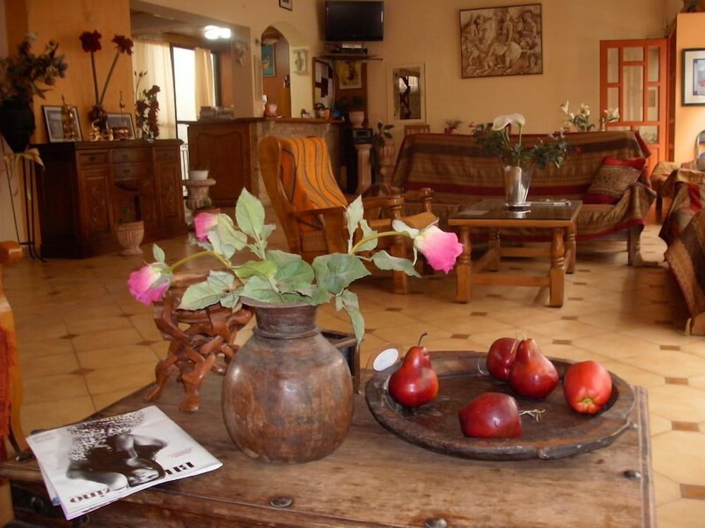 Aiolos Hotel 38/42