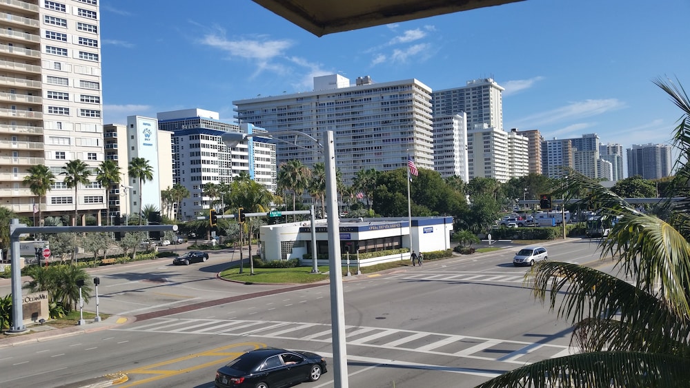 Ocean Mile Hotel 43/65