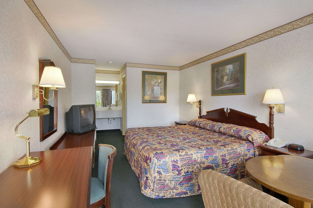 Days Inn By Wyndham Cartersville 17/44