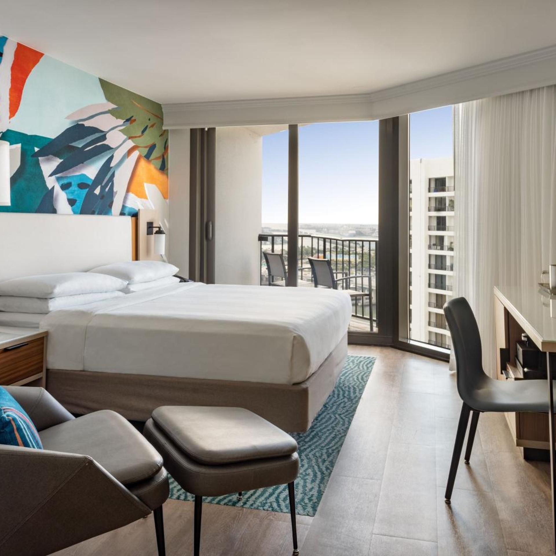 Room, King Bed, Bay View, City View, Balcony