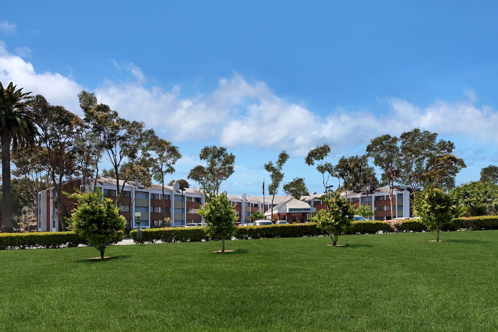 Holiday Inn Express Port Hueneme 3/38