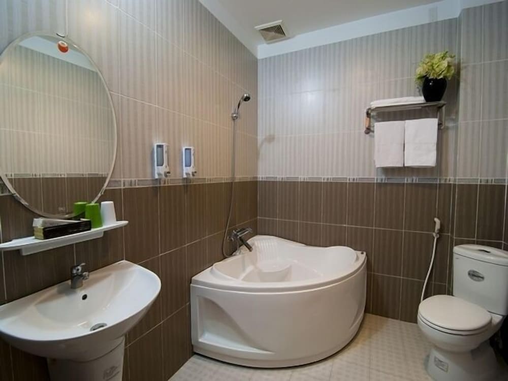 Mi Linh Hotel 57/62