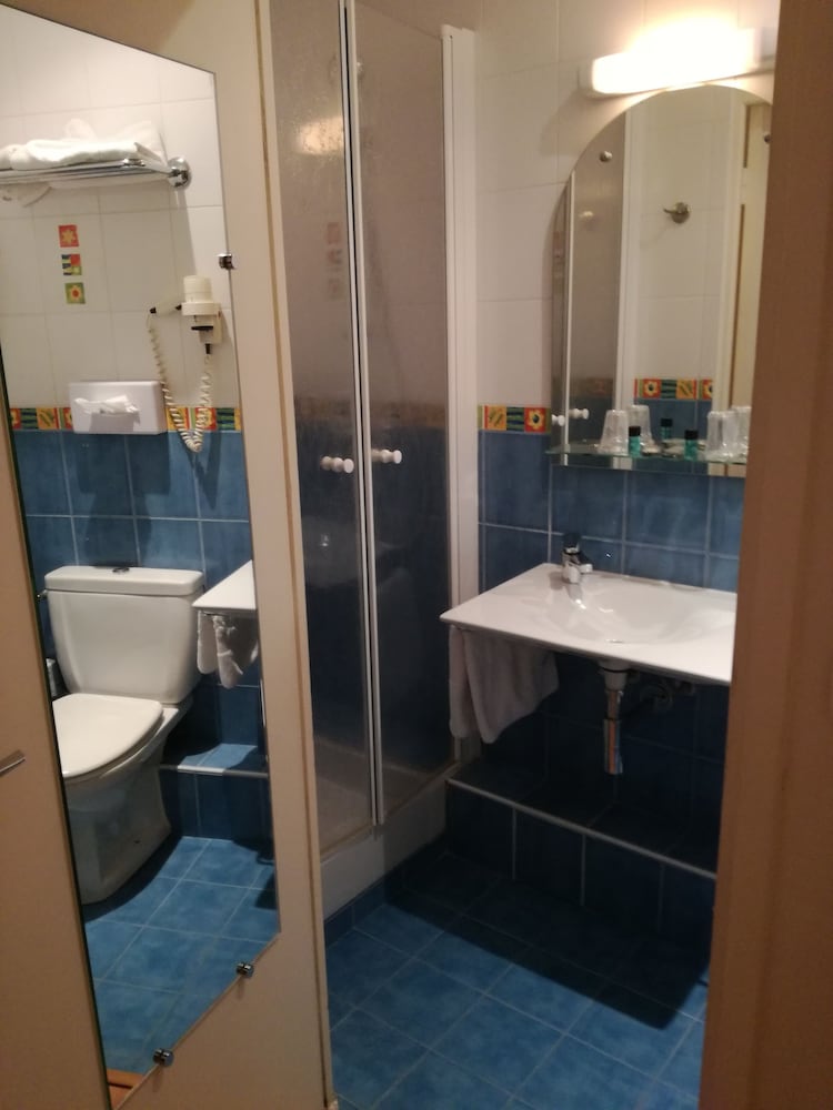 Hotel Des Roys 77/77