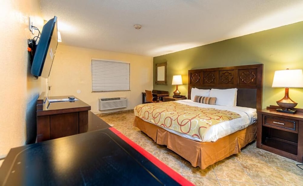Sevilla Inn 21/41