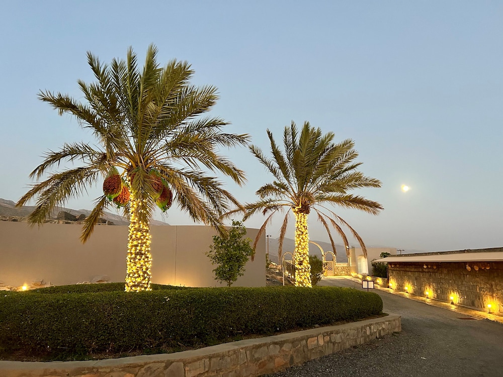 The View Oman 40/54