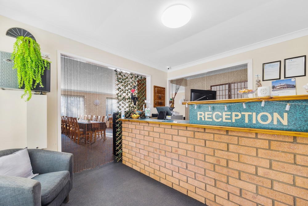 CASTLREAGH MOTOR INN 6/50