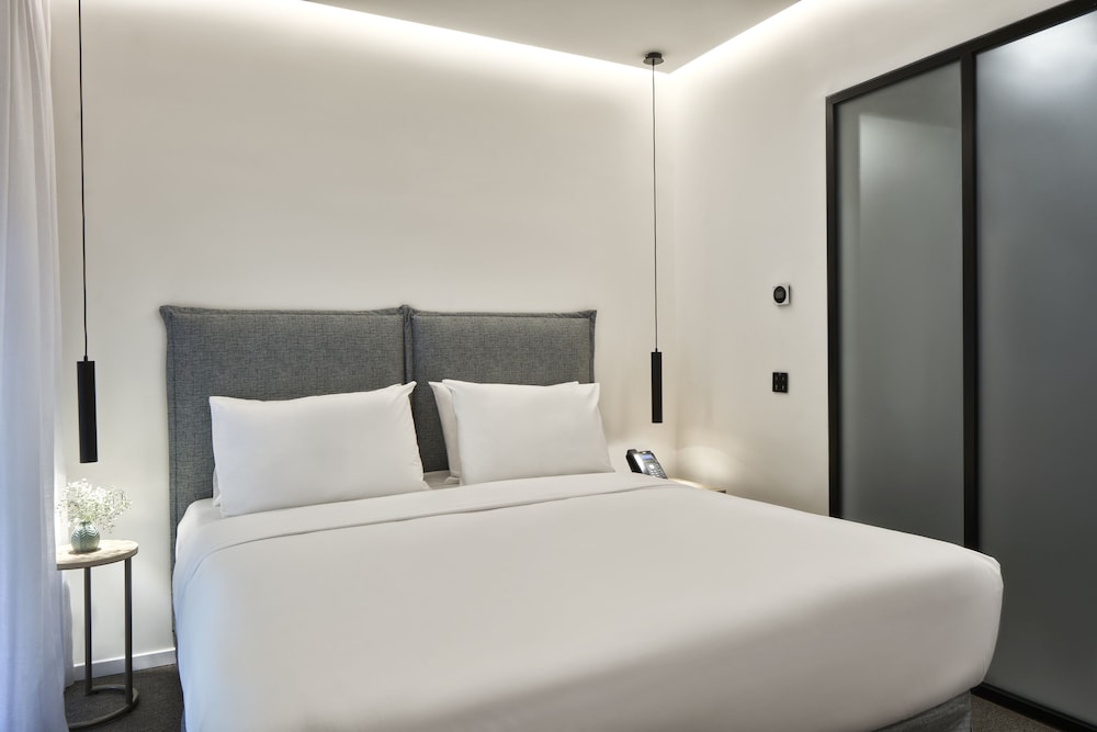 STANDARD, DOUBLE BED