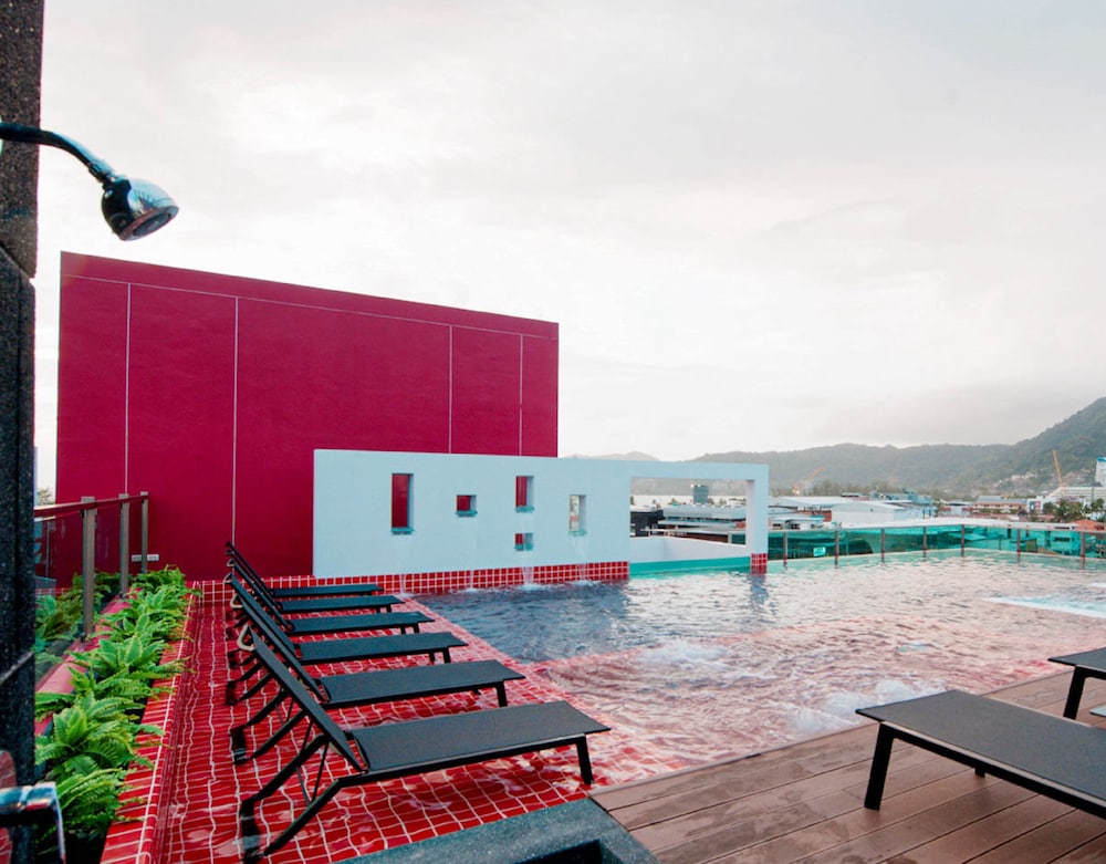 Sleep With Me Design Hotel at Patong 54/58