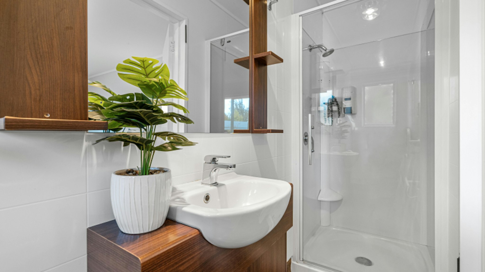 Tasman Holiday Parks - Te Anau 26/28