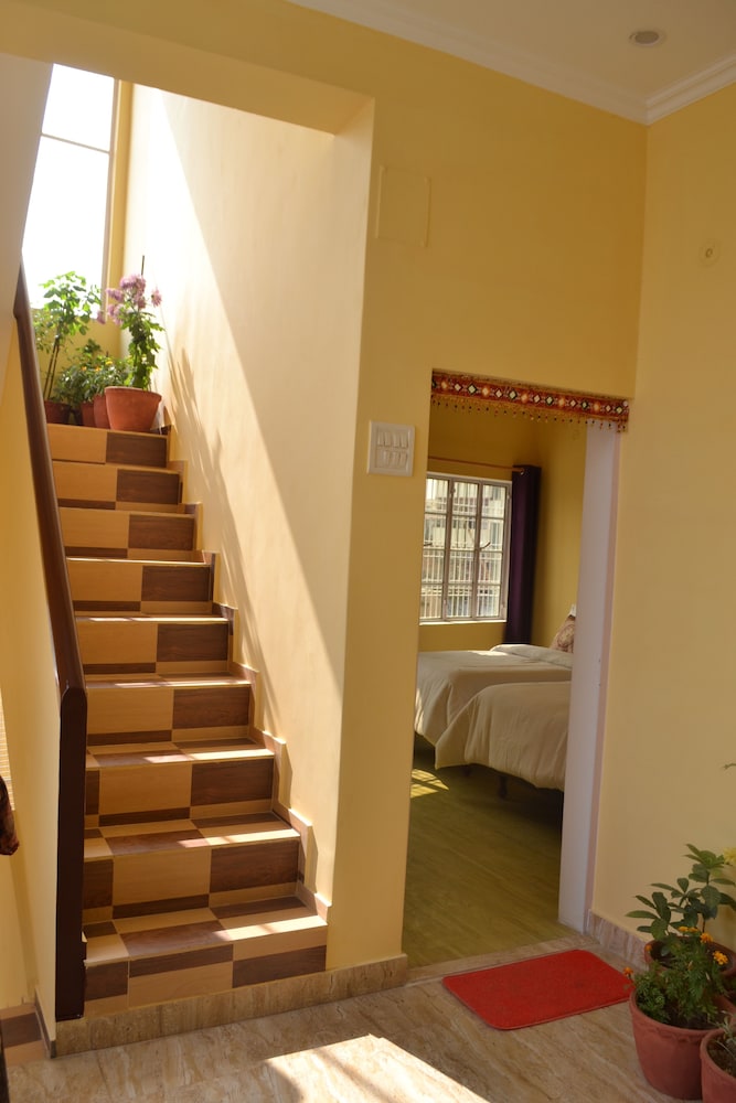 Tara Guest House 56/68