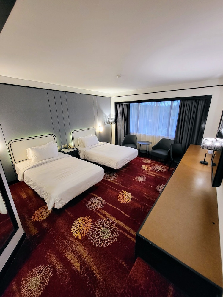SABAH HOTEL SANDAKAN 31/69