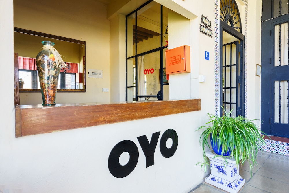 OYO HOTEL LAS CUMBRES 6/39