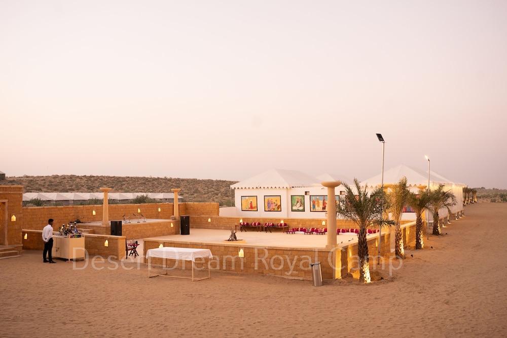 Desert Dream Royal Camp 40/49