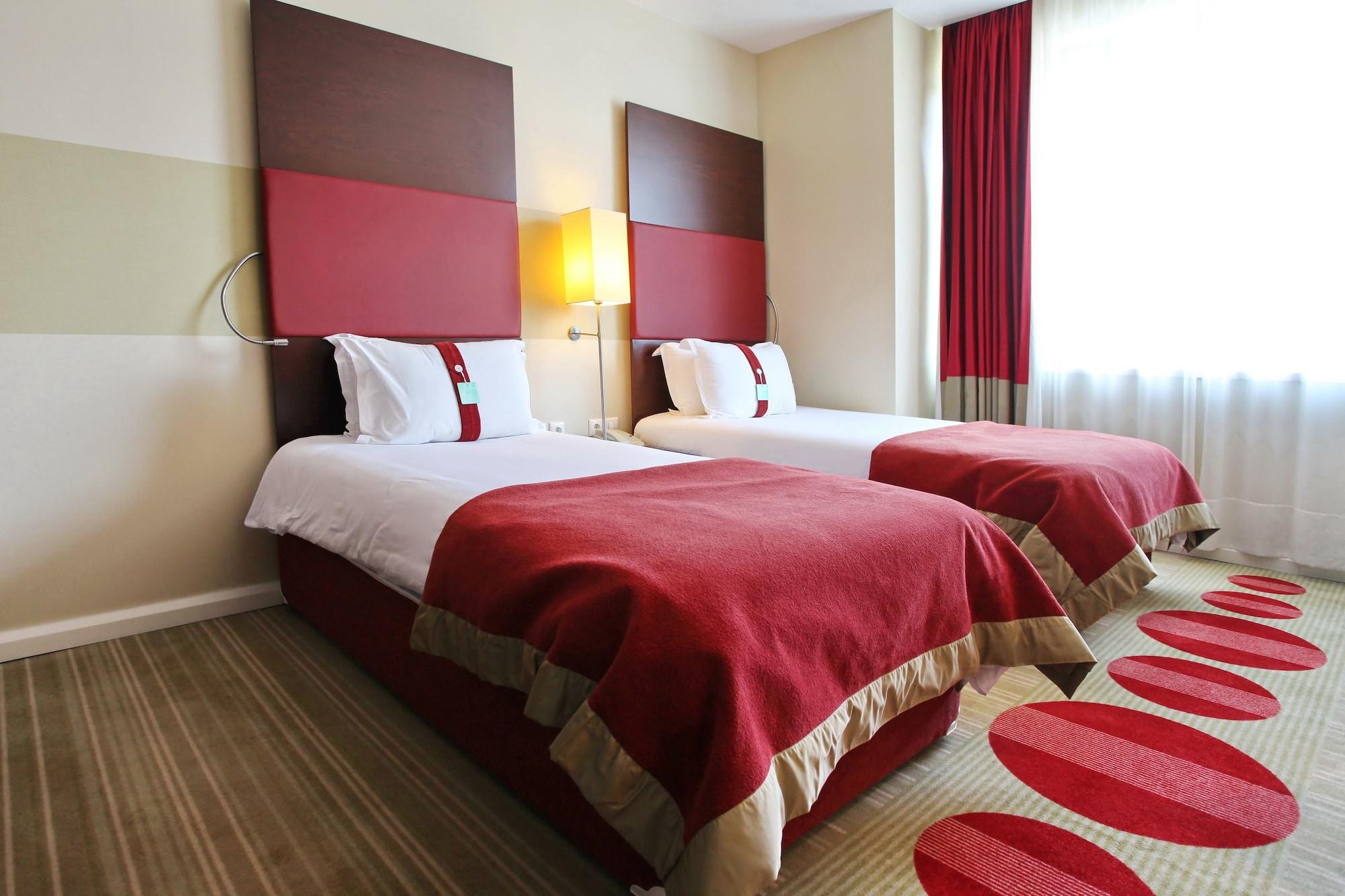Room, Twin Beds