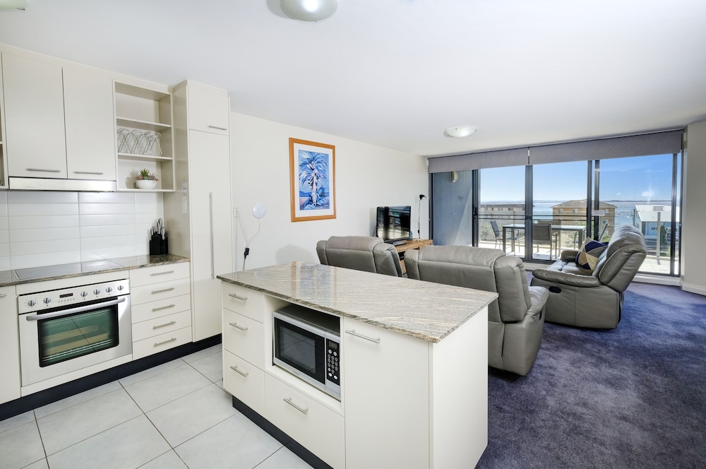 Sevan Apartments Forster 12/74