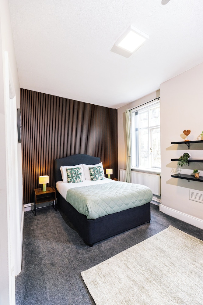 The Mitre Hotel 21/50