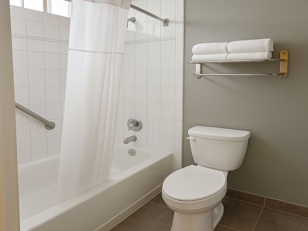 Rancho San Diego Inn and Suites (Ex SureStay Plus Hotel by Best Western El Cajon) 35/39