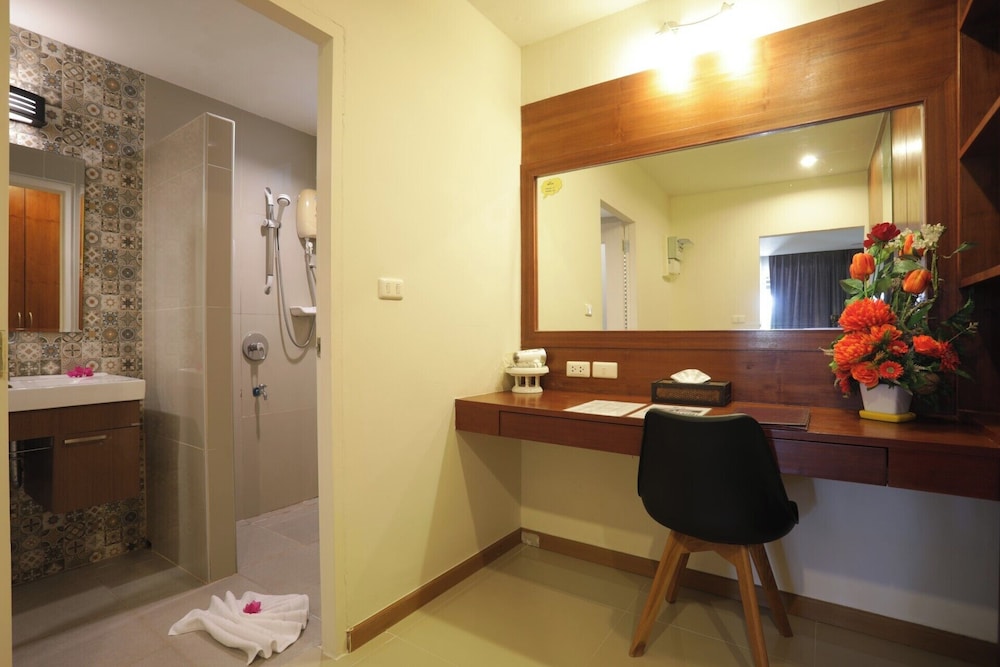 Impress Resort 6/50