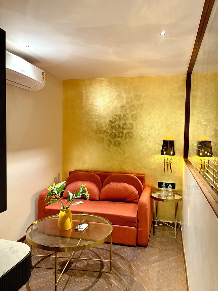 Gulf Hotel 35/49