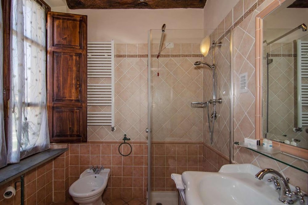 Villa Cheli Hotel 72/75